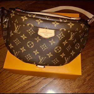 ❌❌SOLD❌❌Louis Vuitton Monogram Bumbag